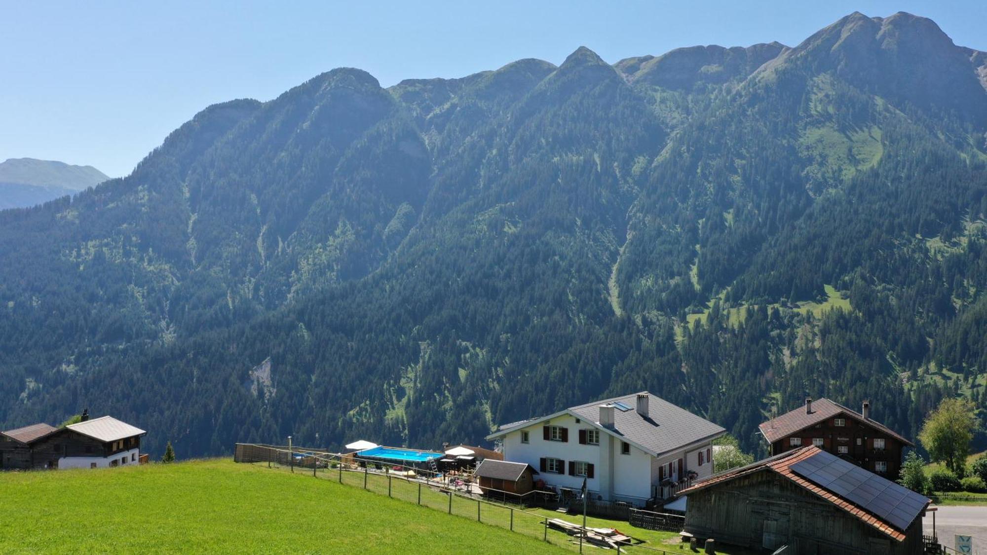 Hotel Gasthaus Alpina à Tschappina Extérieur photo