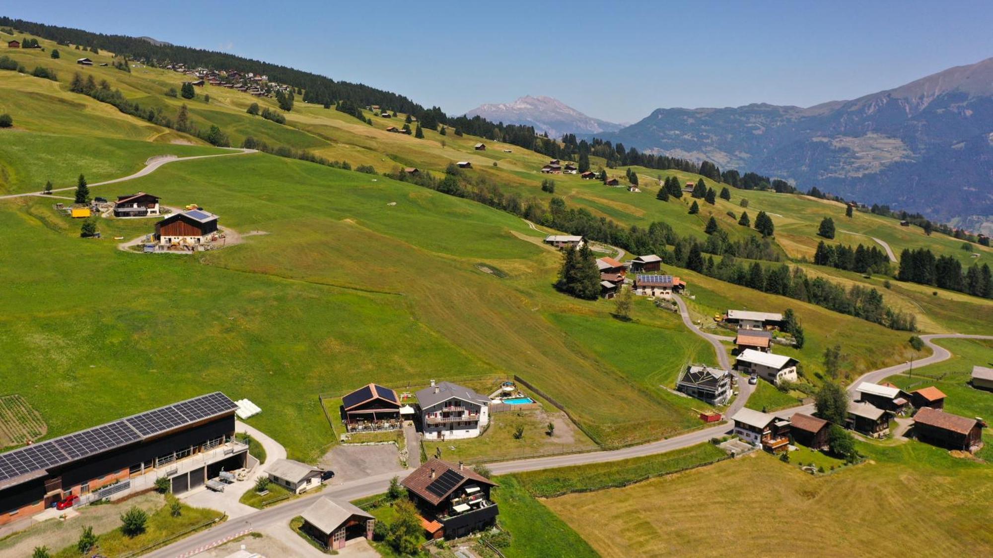 Hotel Gasthaus Alpina à Tschappina Extérieur photo